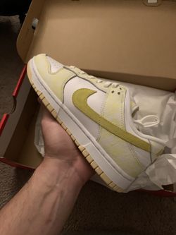 Dunk low OG (yellow) 8.5 Women’s 