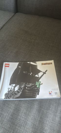 Lego black pearl 2025