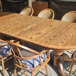 Dining Table Solid Oak  With 8 Chairs