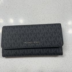 Michael Kors wallet 