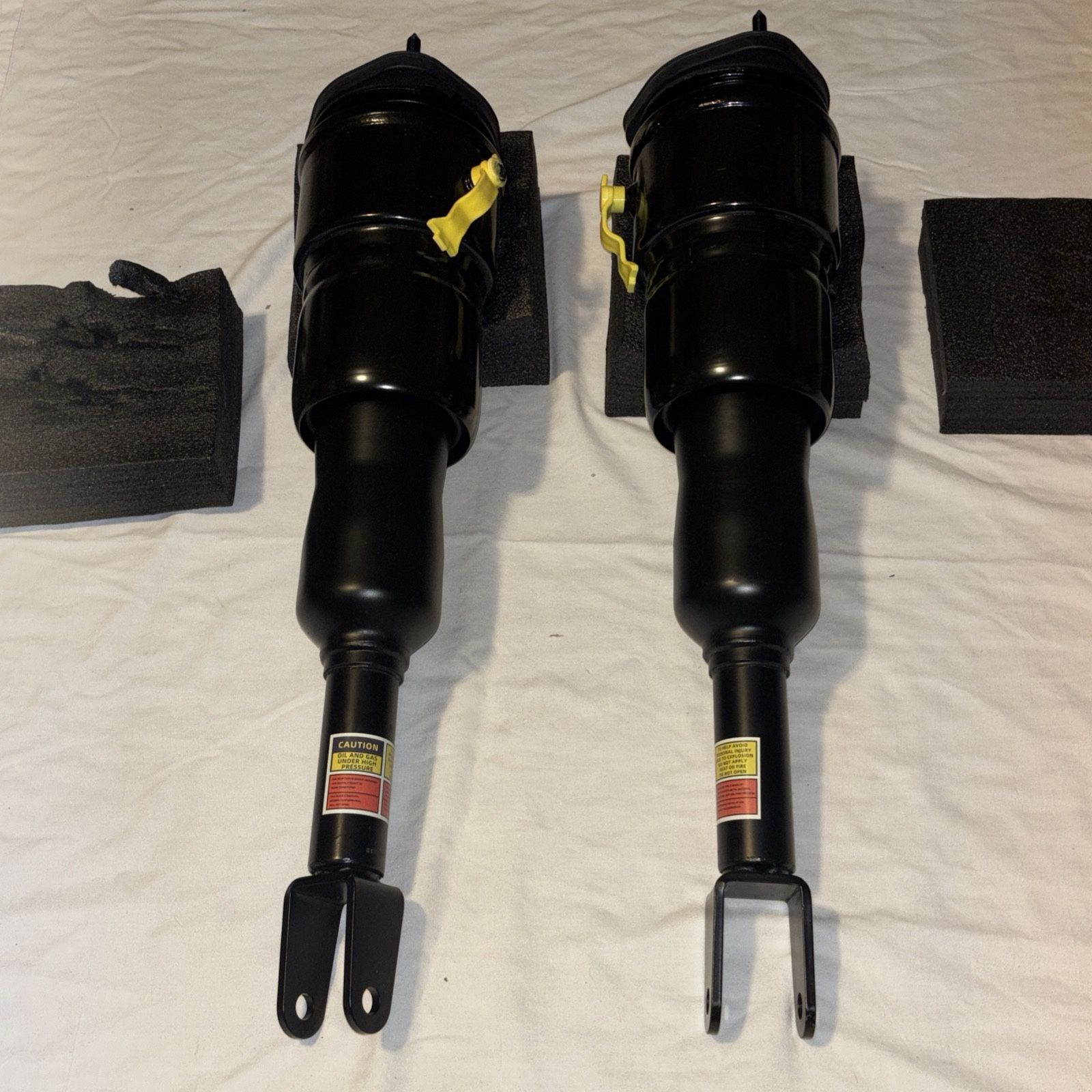 Pair Front Air Suspension Shock Struts Fit Lexus LS460 LS460L 2WD RWD 2007-2017