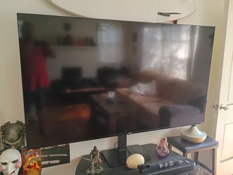 TV 4k 75" Roku + Vesa Stand