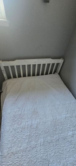 Twin bed