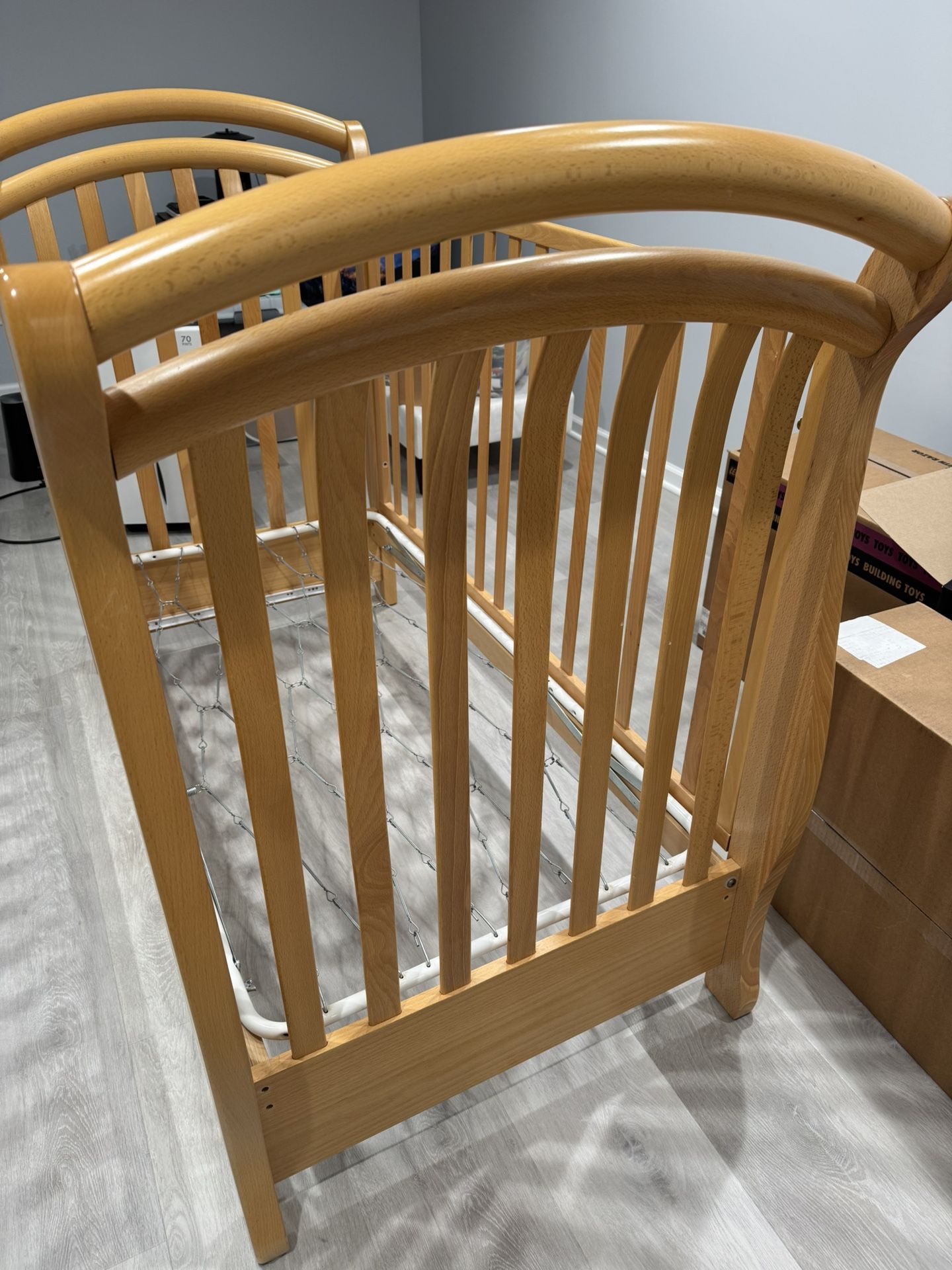 Baby crib