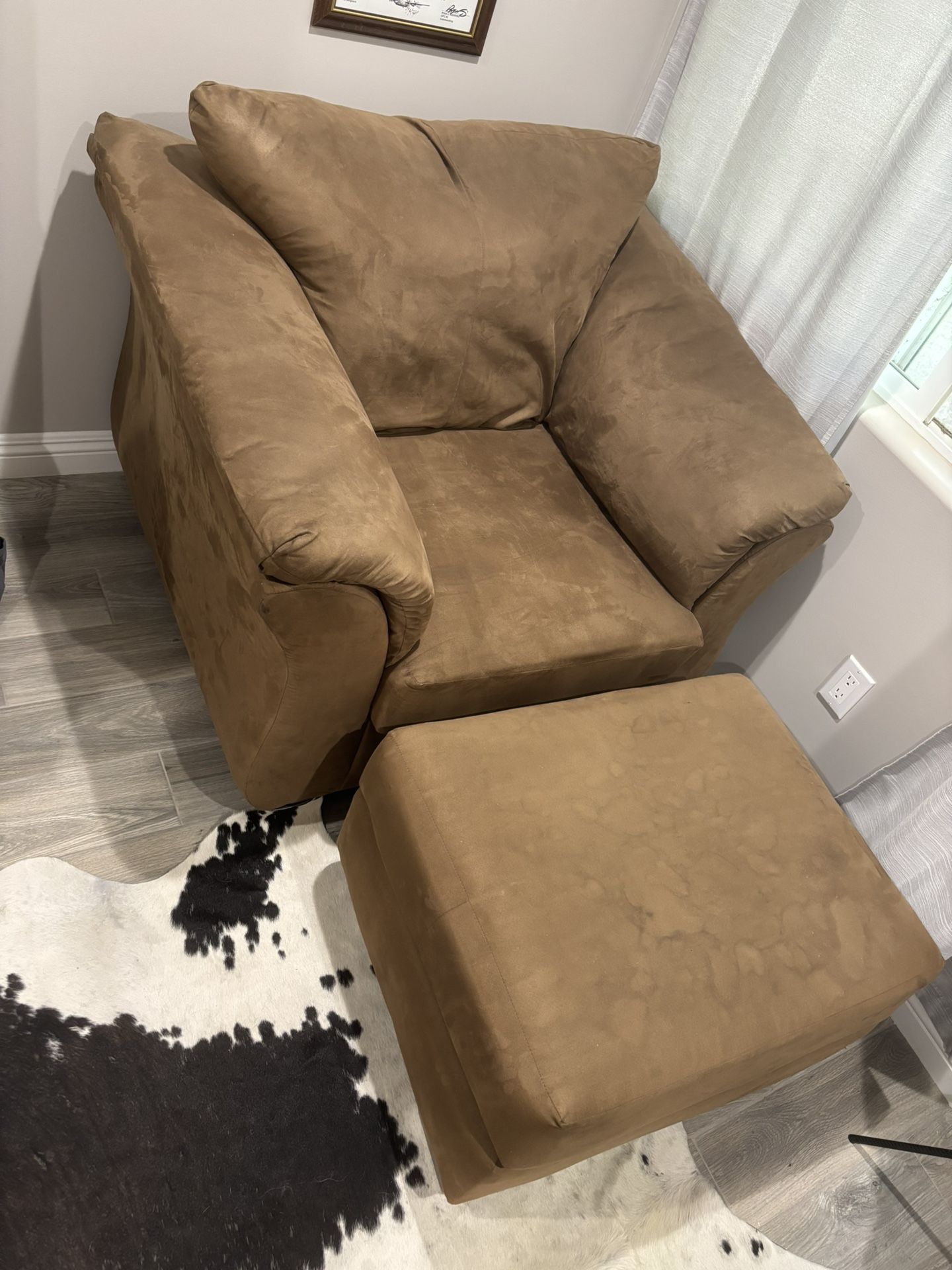 Lounge Chair & Ottoman