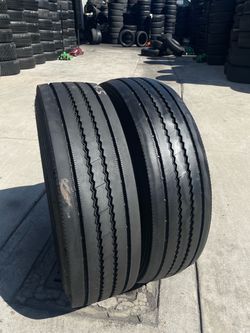 MICHELIN AGILIS HD 225/70R19.5 – 2 USED TRUCK TIRES – PICKUP ONLY
