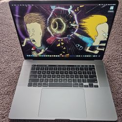 16 💻 Apple MacBook Pro A2141 