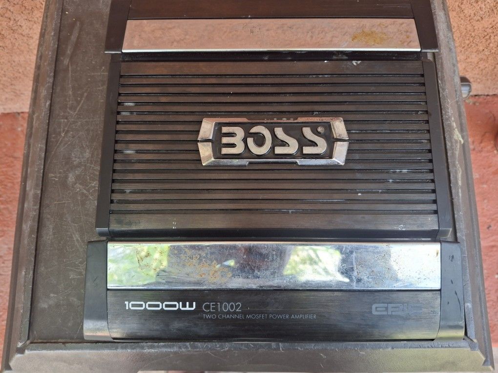 AMPLIFICADOR AMPLIFIER 1000 WATTS 2 CHANELS GOOD CONDICIÓN ABLO ESPAÑOL