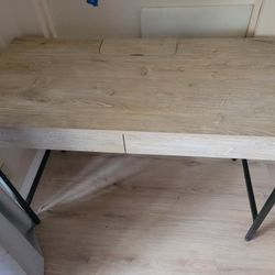 Desk with 2 Drawers