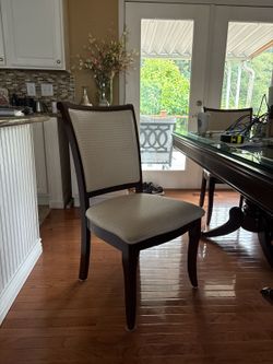 Dining table,chairs,and glass cover