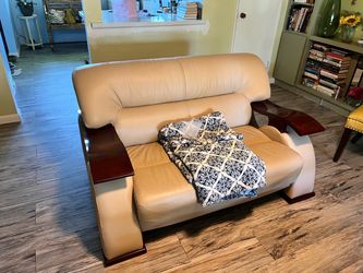 Couch set
