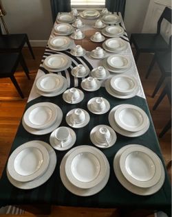 Platinum Crown 80 Piece Dinnerware Set, Service for 16