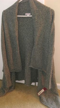 New with tags ladies Merona grey sweater