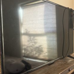  Awesome 32” LED TV – Great Picture & Sleek Look