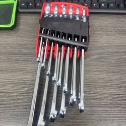 Mac Tools Wrench Set