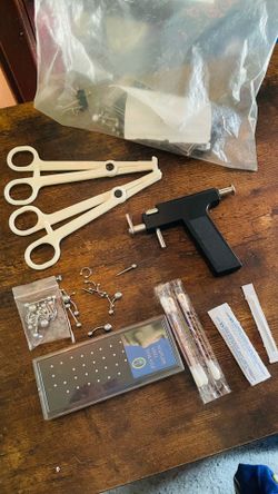 Piercing set