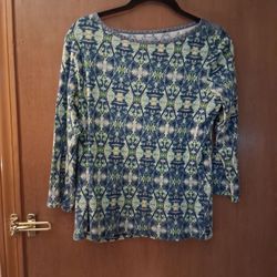 BEAUTIFUL  TOP size M-L I believe it will also fit Xl