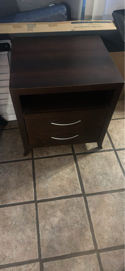 Nightstand/end table