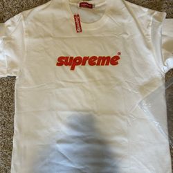 Men’s Supreme Shirt Size Lrg Brand New 