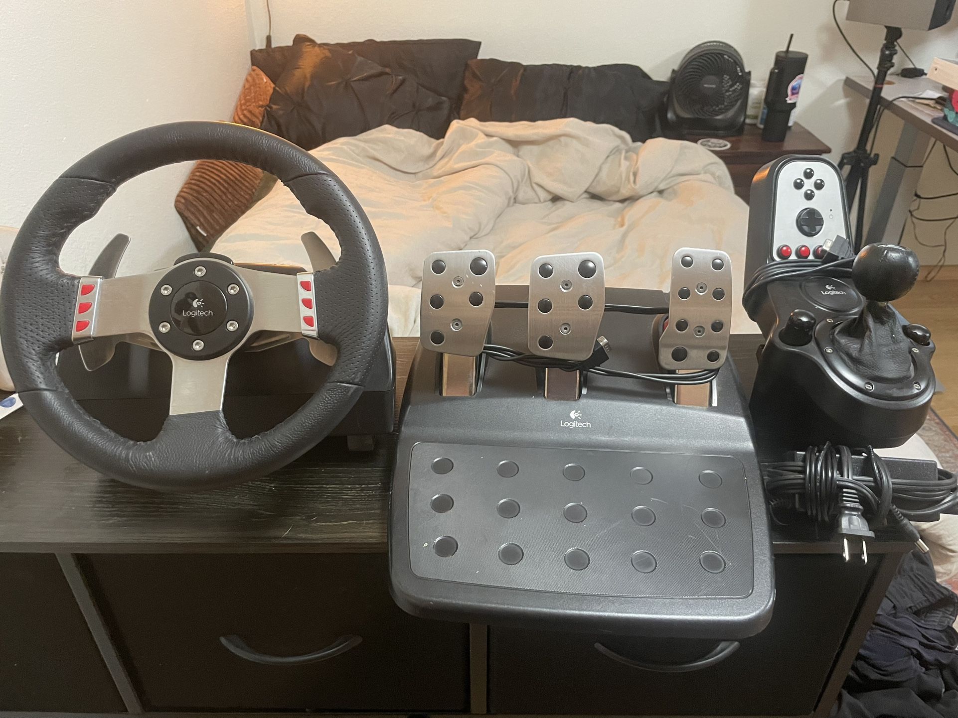 Logitech G27 Sim Racing Wheel