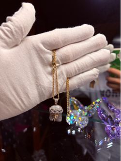 Gold Chain & Pendant