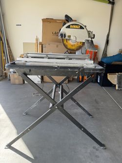 DeWalt 10 in. Wet Tile Saw with Stand D24000S