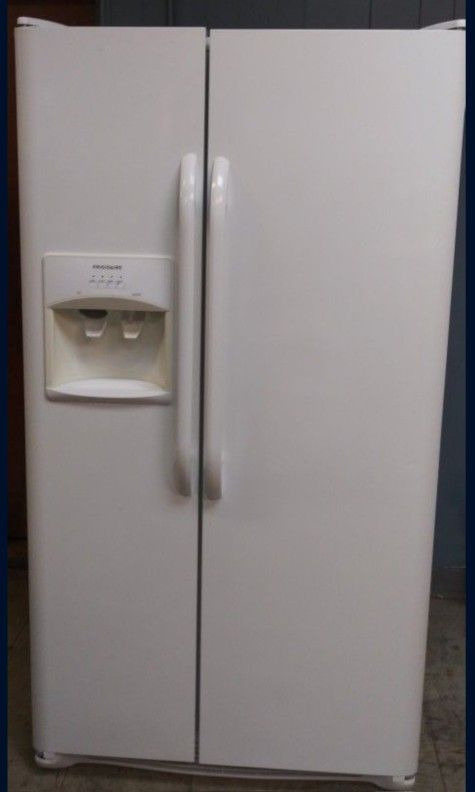 Frigidaire white Refrigerator