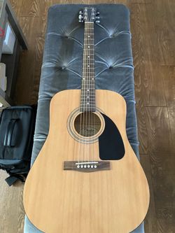 Fender acoustic guitar FA 100