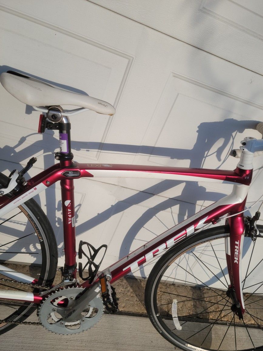 Women's Trek Road Bike Lexa SLX for Sale in Madison, WI - OfferUp