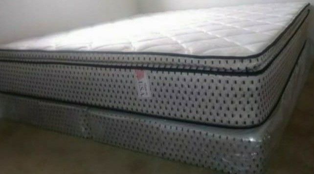 KING PILLOWTOP MATTRESS