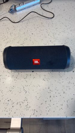 Jbl flip4 Bluetooth speaker