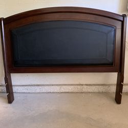 6 Piece Bedroom Set W/ Mattress *LIKE NEW*