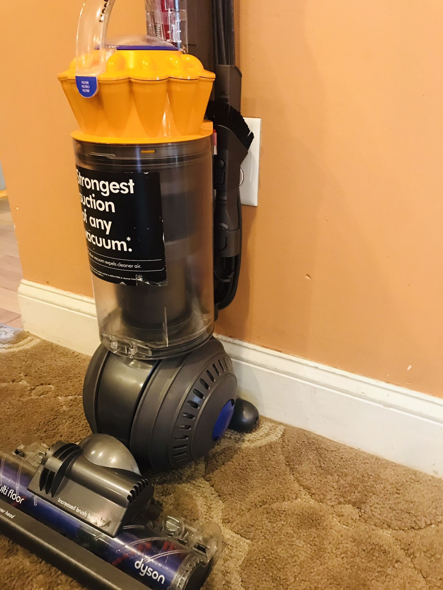 Dyson Dc65 Ball Vacuum Cleaner for Sale in Raymond, NH OfferUp