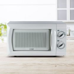 COMMERCIAL CHEF • Small White Countertop Microwave