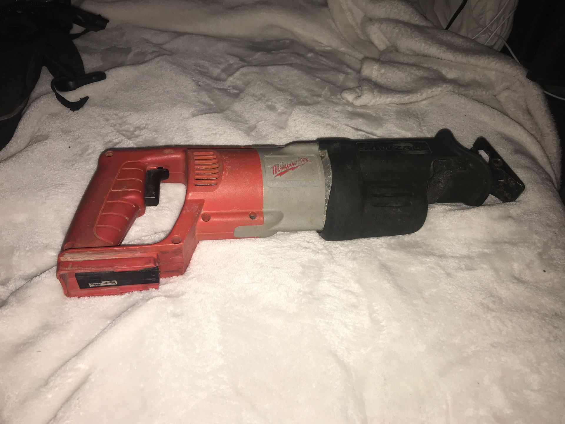 Old Milwaukee sawzall 18v no battery