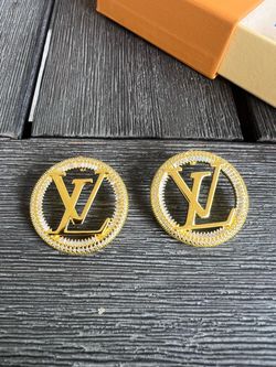 Earrings color gold