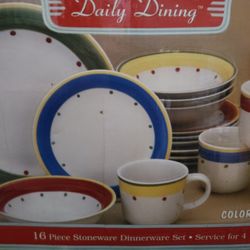 Everyday Dinnerware Set
