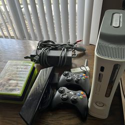 Xbox 360 W/ Games & Controllers 
