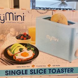 Single Slice Toaster, Extra Wide Slot, Adjustable Temperature, Removable Crumb Tray, Aqua  Brand new  Packed Only pickup 