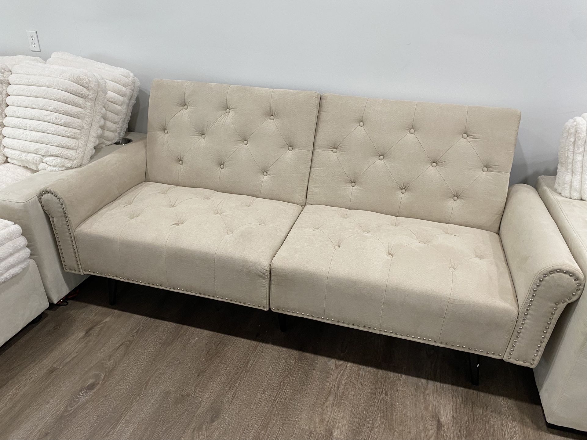 sleeper Sofa Pulls Out To Queen Bed
