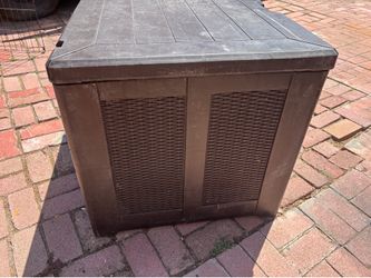 Storage box
