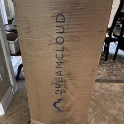 Brand New Still In Box Dream Cloud Matress Cal King