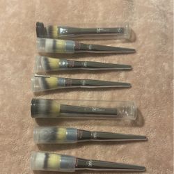 Makeup Brushes.  IT Cosmetics