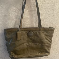 Green Coach Purse In Perfect Condition 