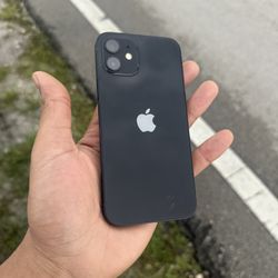 UNLOCKED IPHONE 12 / READY TO USE 
