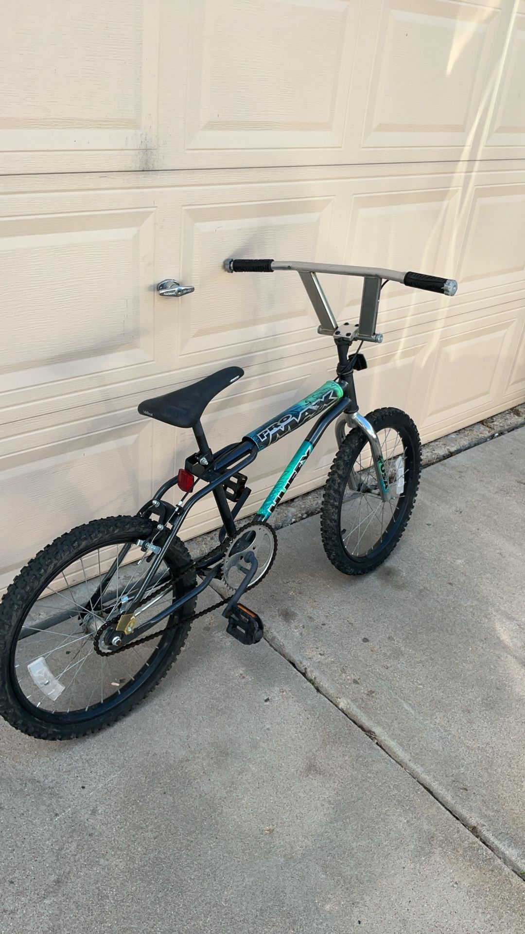 Huffy Pro Max 20in Bmx