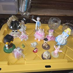Figurines