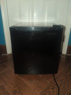 Mini fridge