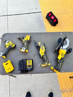 DeWalt 20V Cordless Power Tool Set