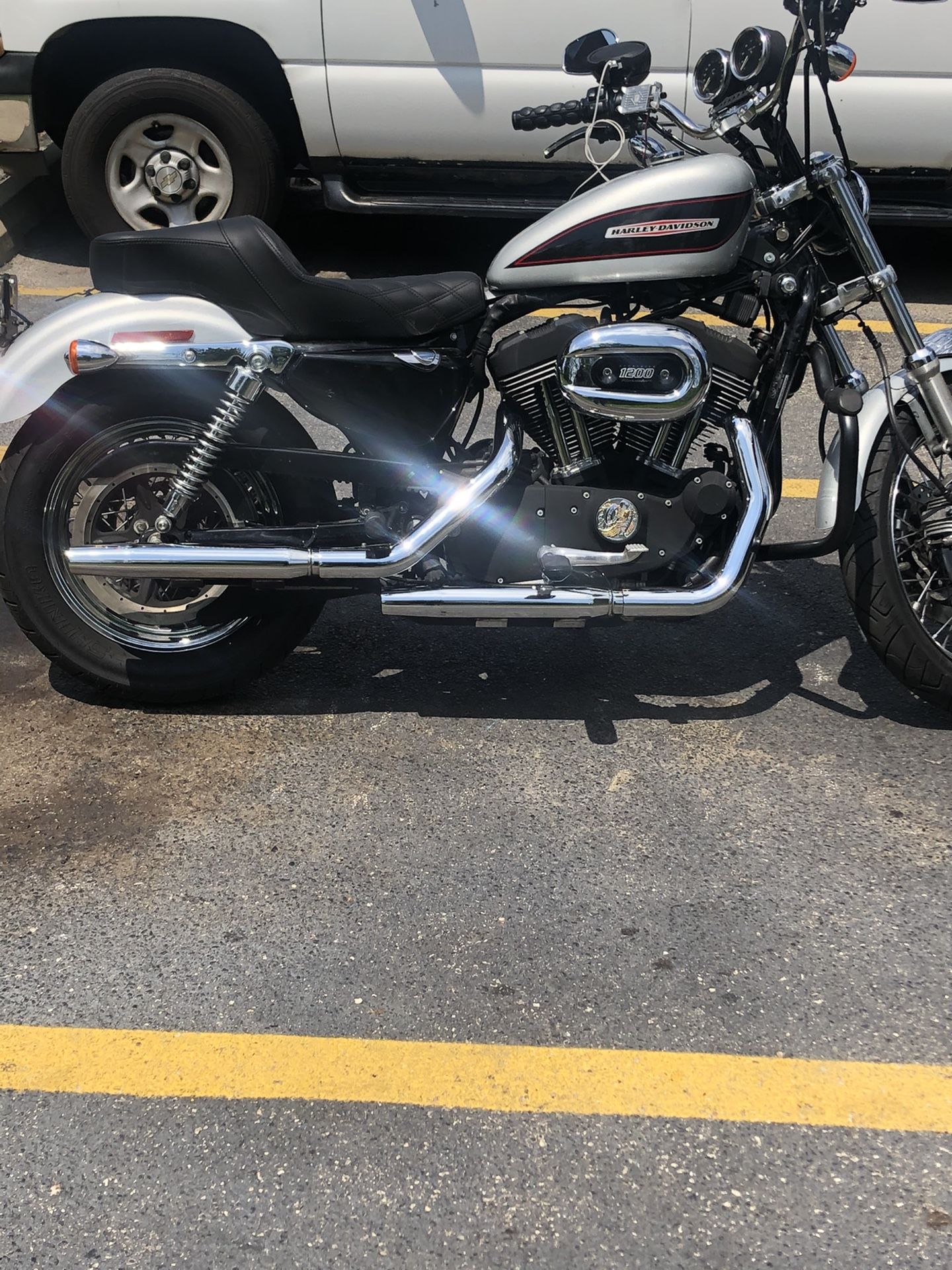 Saddlemen step-up Seat for Harley-Davidson